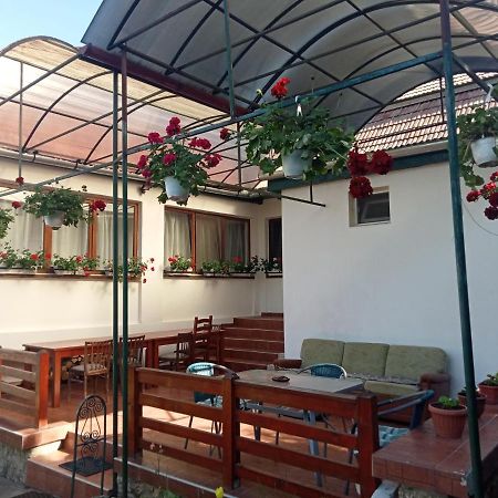 Elza Guesthouse Риметя Экстерьер фото